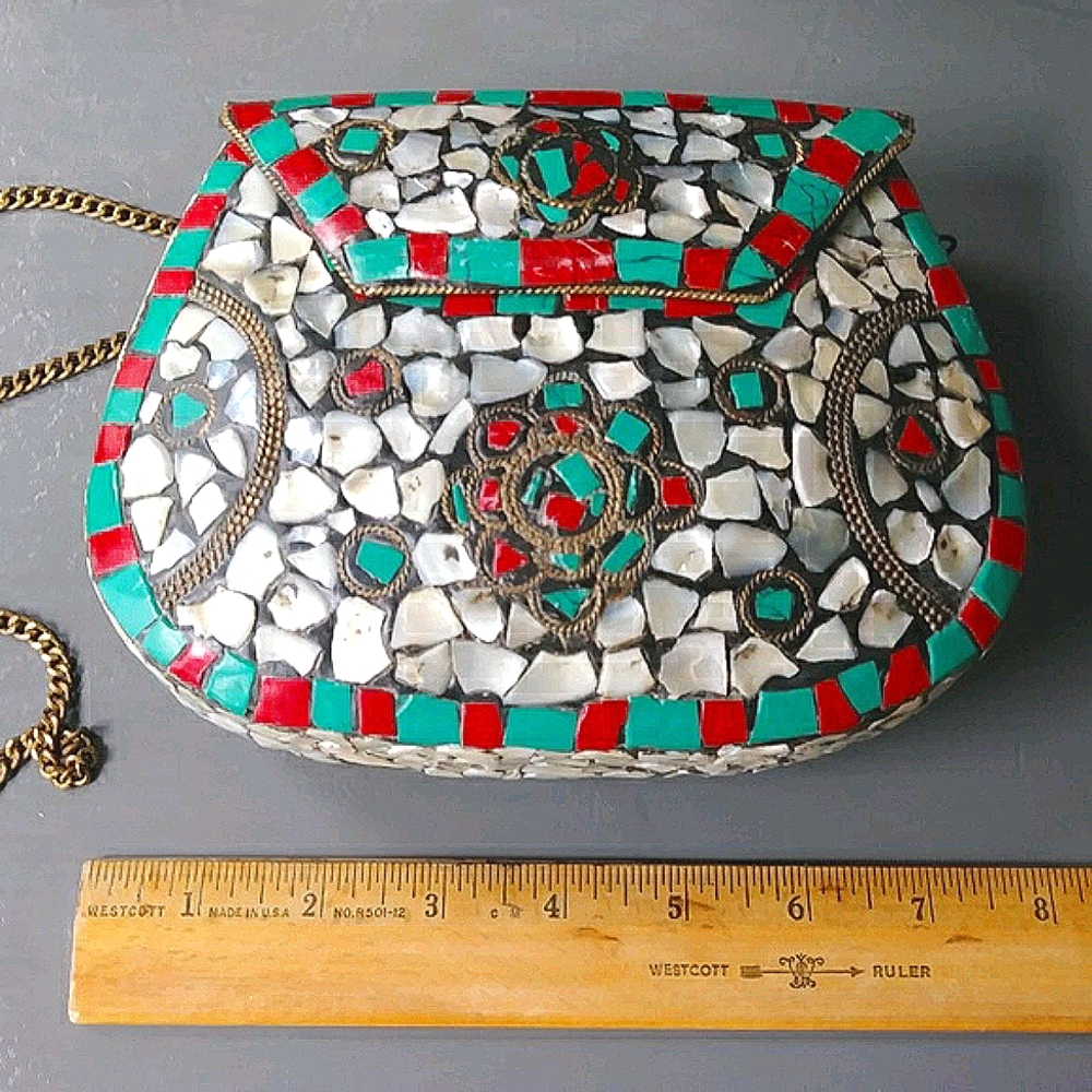 Hard shell handbag